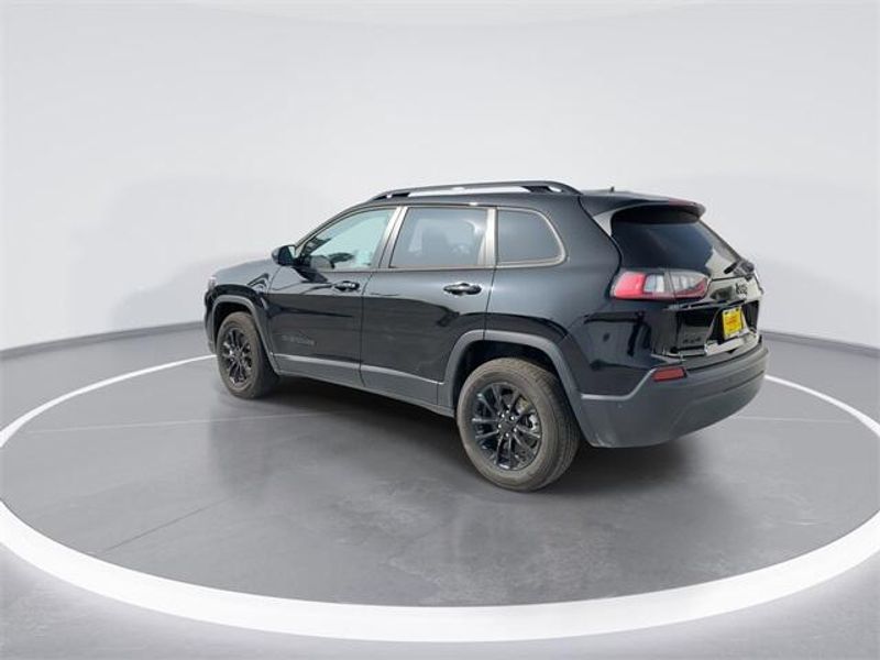 New 2023 Jeep Cherokee Altitude Lux 4x4Image 6