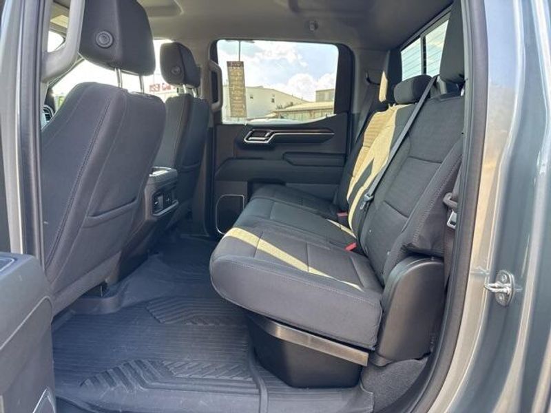 2024 Chevrolet Silverado 1500 RST photo 13