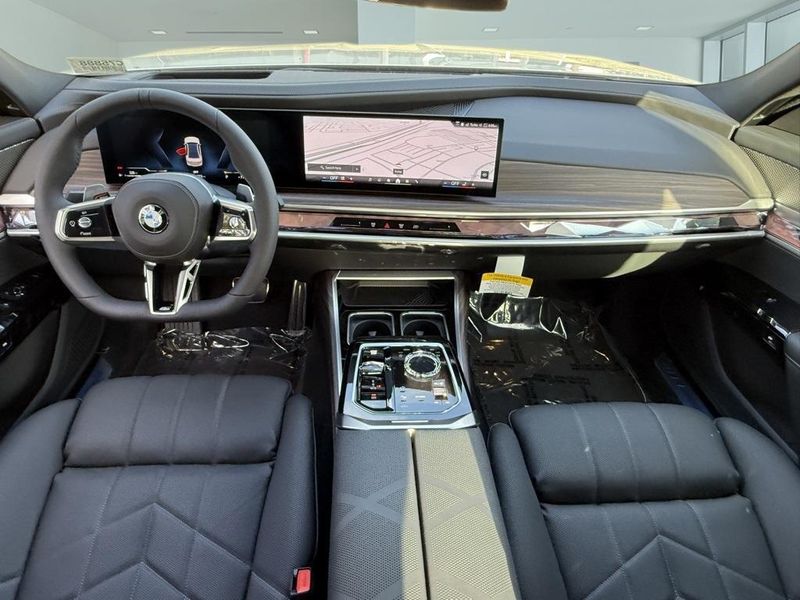 2025 BMW 7 Series 760i xDriveImage 27