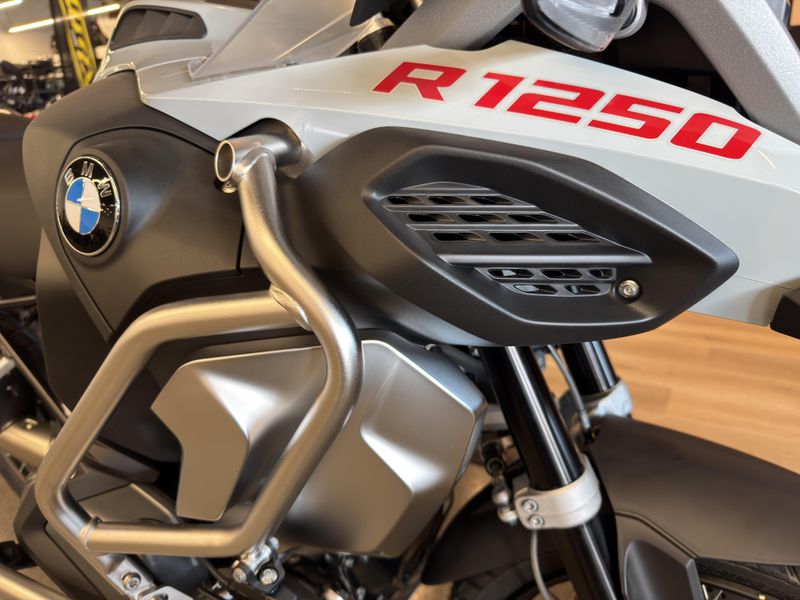 2024 BMW R 1250 GS Adventure - ASH GREY 