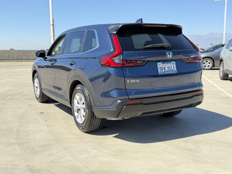 Used 2025 Honda CR-V LXImage 8