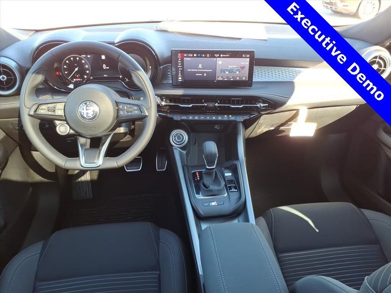 New 2025 Alfa Romeo Tonale AwdImage 12