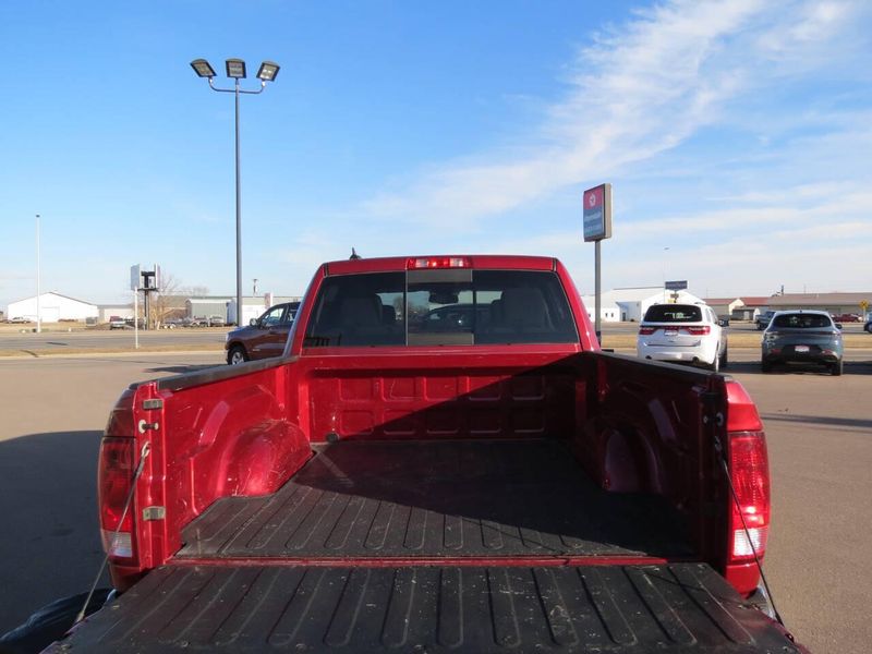Used 2015 RAM 1500 Big Horn 4x4 4dr Crew Cab 5.5 ft. SB PickupImage 12