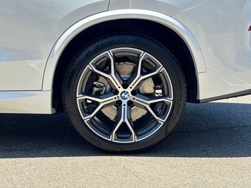 New 2026 BMW X5 xDrive50eImage 14