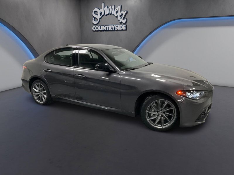 New 2026 Alfa Romeo Giulia AwdImage 2