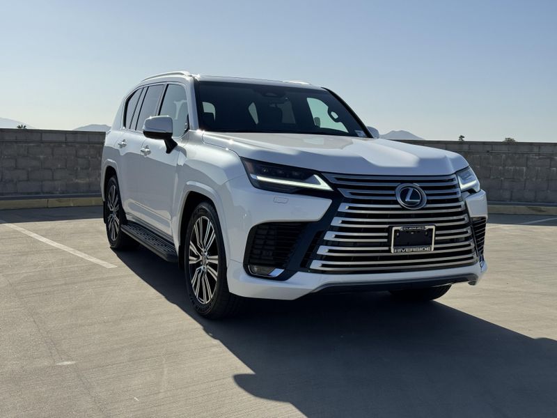 New 2026 Lexus LX 600 LuxuryImage 2