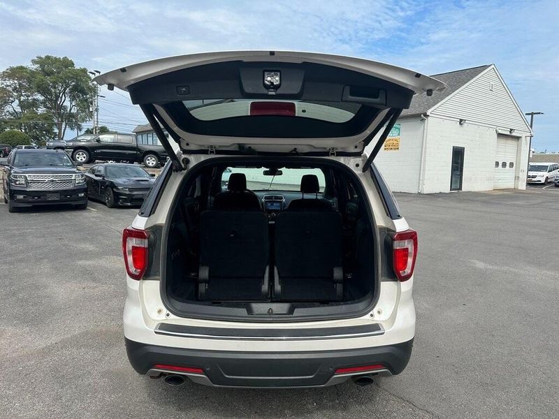 2019 Ford Explorer Limited photo 9