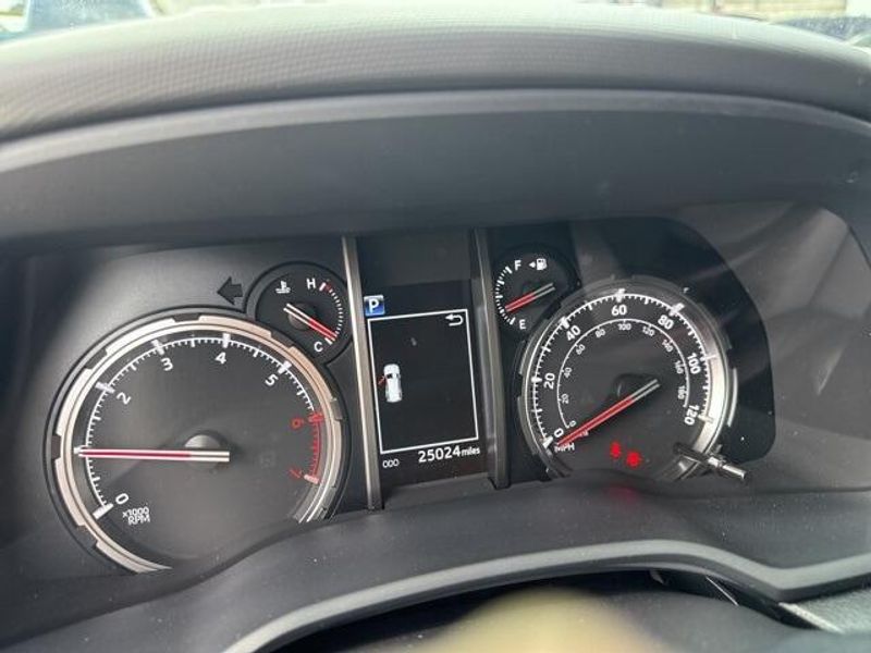 2023 Toyota 4Runner TRD Off-Road PremiumImage 9