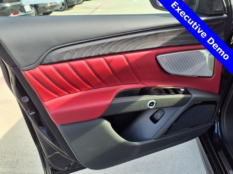 New 2025 Maserati Grecale Image 17