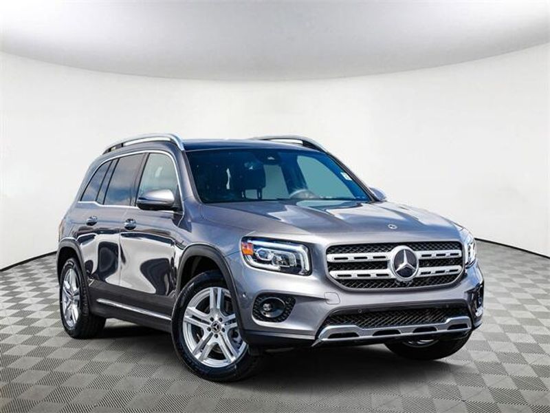 2023 Mercedes-Benz GLB 250Image 2