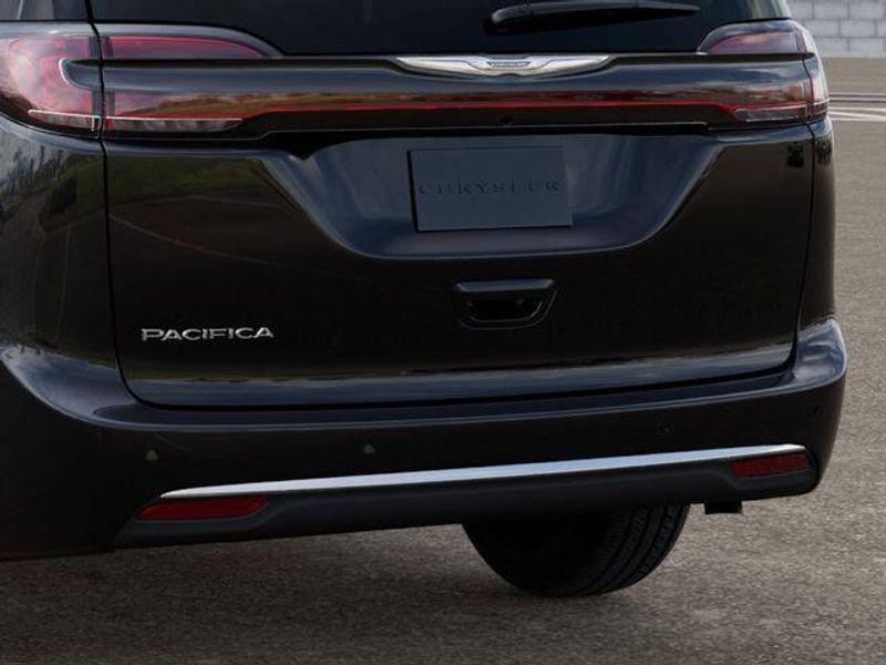 New 2026 Chrysler Pacifica SelectImage 13