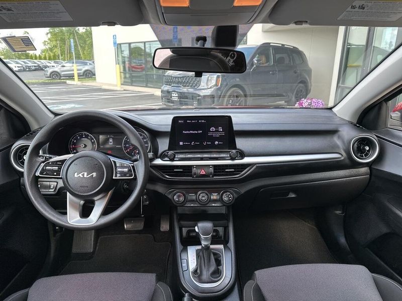 2022 Kia Forte LXSImage 21