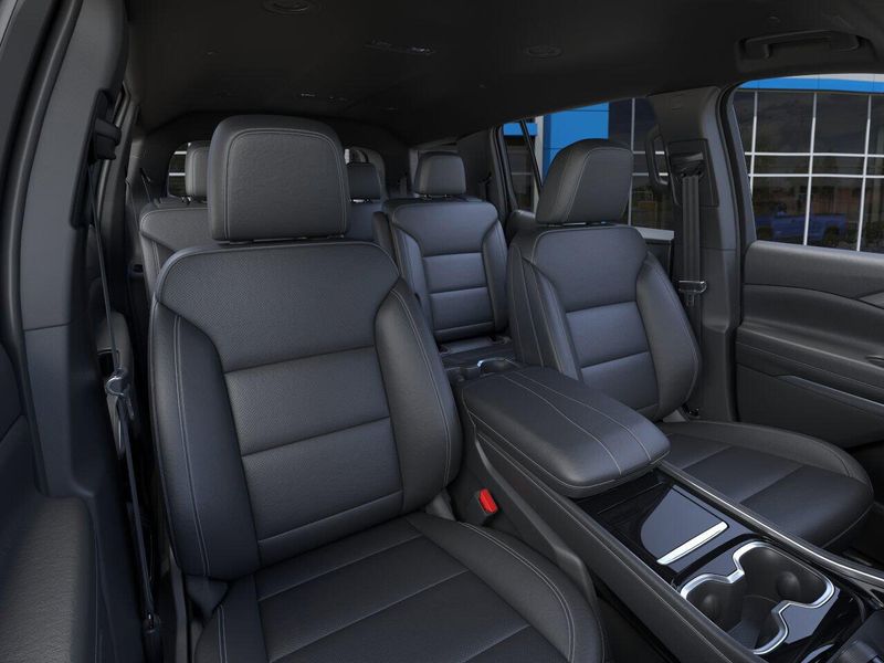 New 2025 Chevrolet Traverse FWD LTImage 16