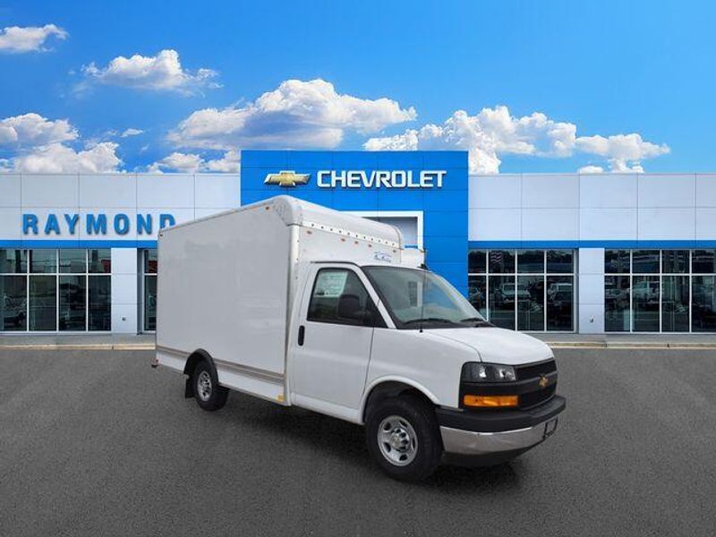 New 2026 Chevrolet Express 3500 Work VanImage 11
