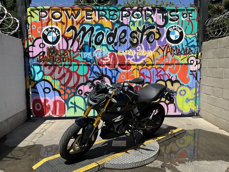 New 2025 BMW G 310 R Image 1