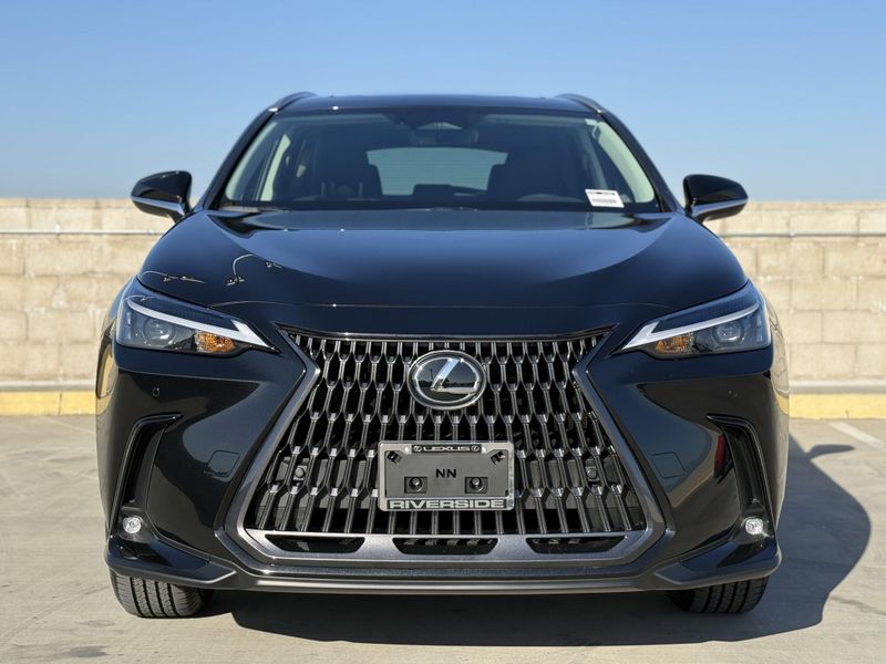 2025 Lexus NX 250Image 6