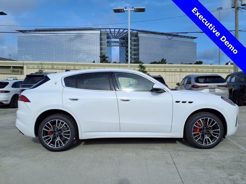 New 2025 Maserati Grecale Image 5