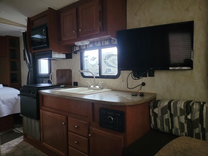 Used 2018 NASH 17K Image 14