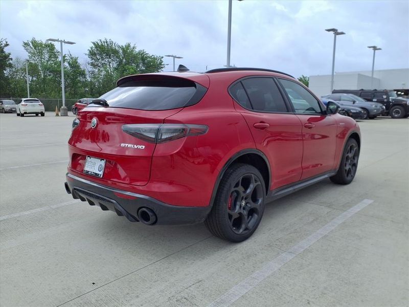 New 2026 Alfa Romeo Stelvio Image 4
