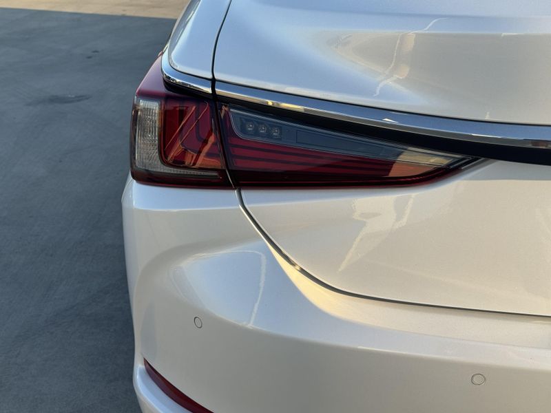 Used 2024 Lexus ES 350Image 13