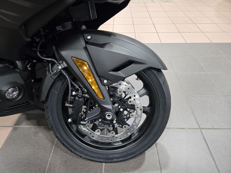 New 2025 Honda GOLD WING DCT 50TH ANNIVERSARY MATTE BLACK METALLIC Image 23