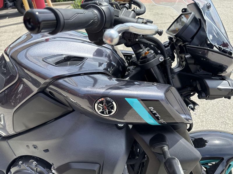 Used 2024 Yamaha MT-10 Image 15