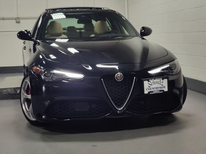 Used 2023 Alfa Romeo Giulia Lusso AWD w/Activ AsstImage 2
