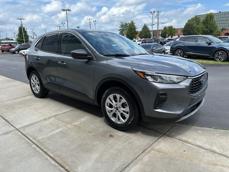 2023 Ford Escape ActiveImage 3