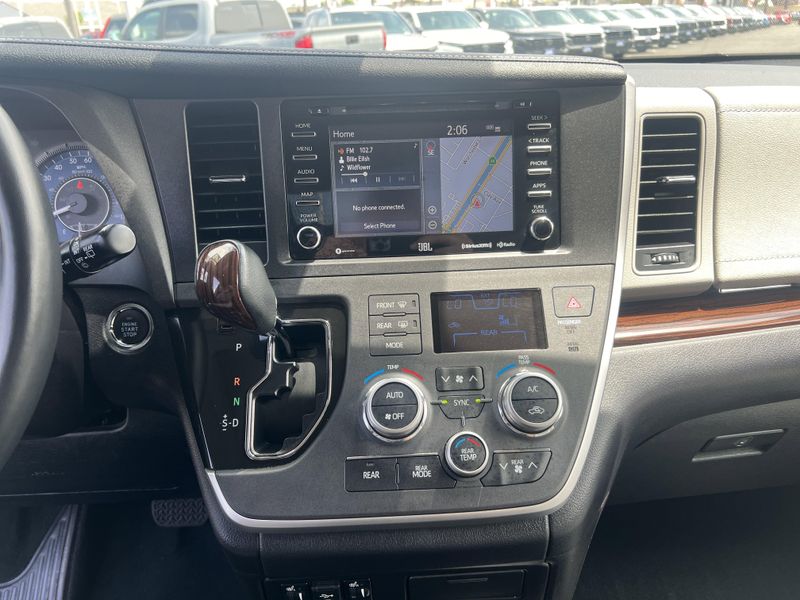 Used 2020 Toyota Sienna LimitedImage 16