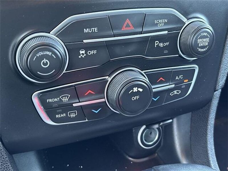 2022 Dodge Charger SXTImage 27