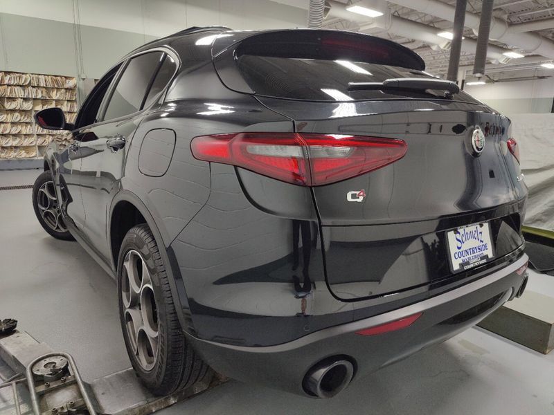 2022 Alfa Romeo Stelvio AWD Sport Pkg w/Sunroof & NavImage 10