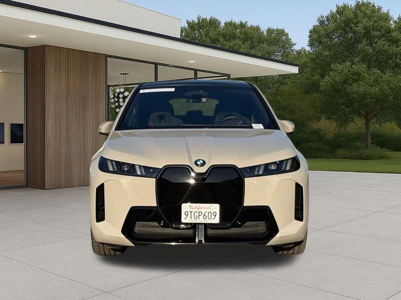 Used 2026 BMW iX xDrive60Image 4