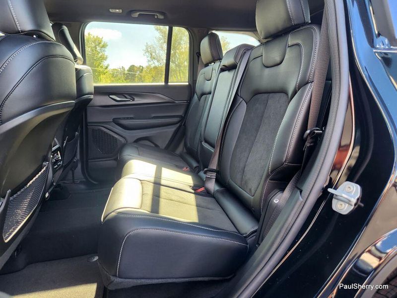 New 2025 Jeep Grand Cherokee Altitude X 4x4