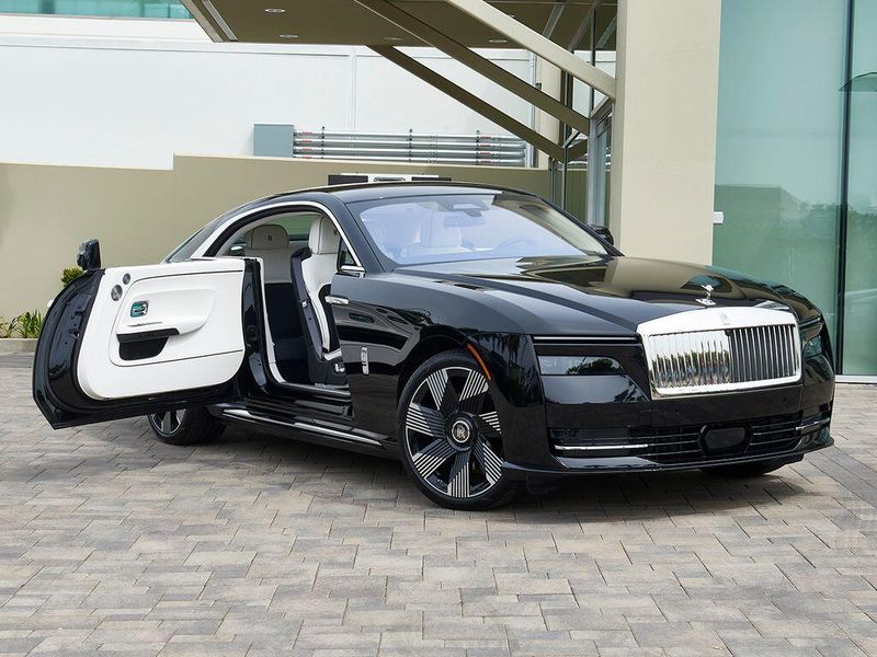New 2026 Rolls-Royce Spectre Image 6