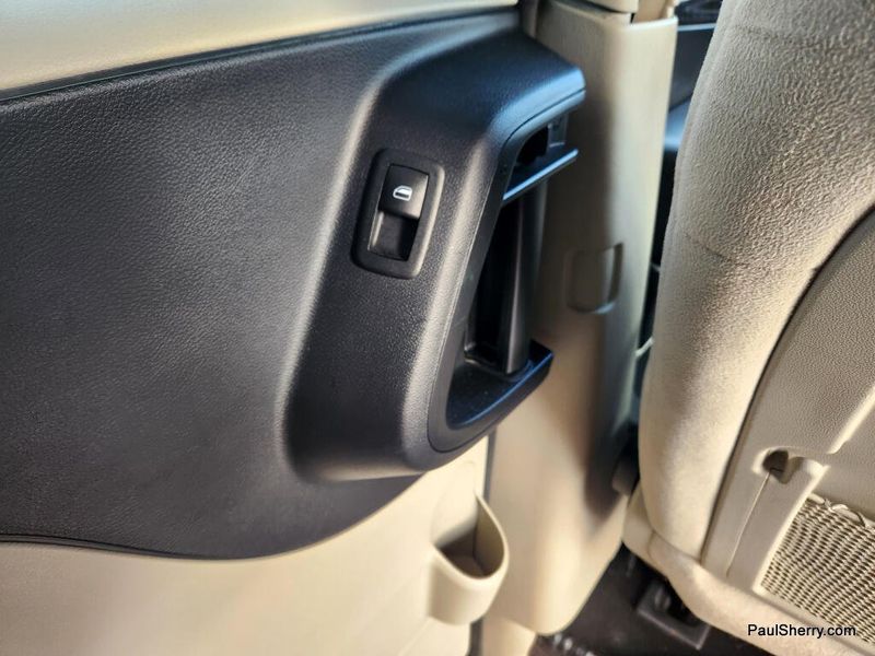 Used 2015 Dodge Grand Caravan SE