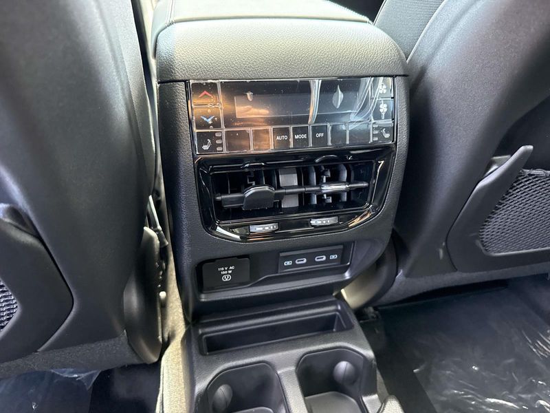 New 2026 Jeep Grand Cherokee L Limited Reserve 4x4