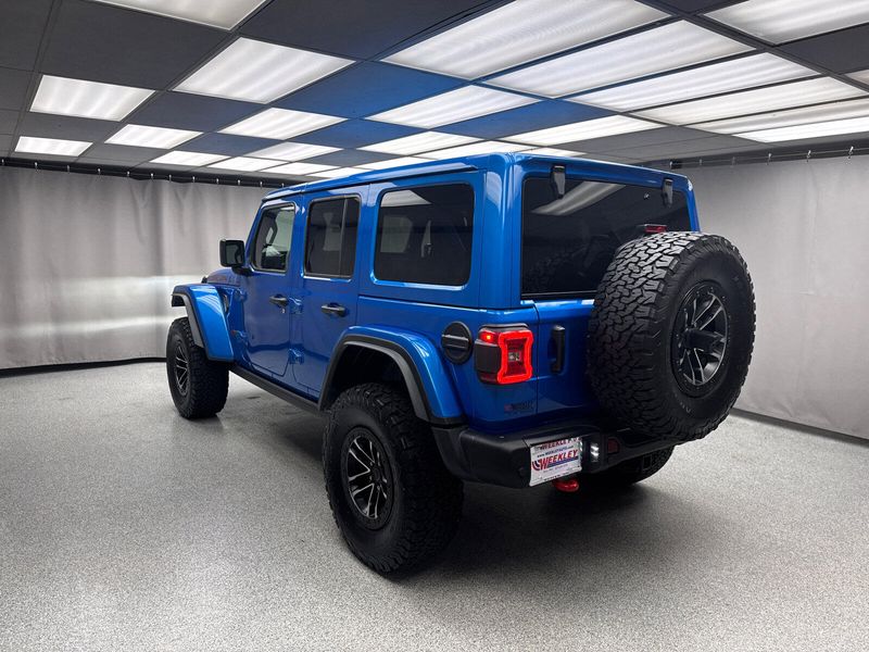 2024 Jeep Wrangler 4-door Rubicon XImage 2