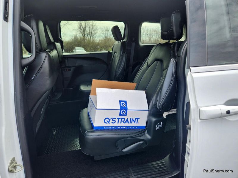 New 2026 Chrysler Voyager Lx