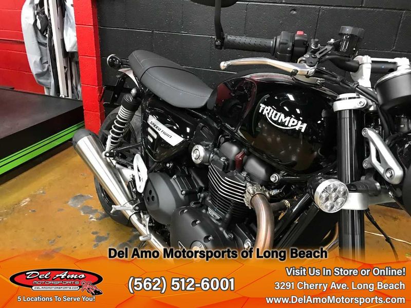 2024 Triumph SPEED TWIN 1200  in a JET BLACK exterior color. Del Amo Motorsports of Long Beach (562) 362-3160 delamomotorsports.com 