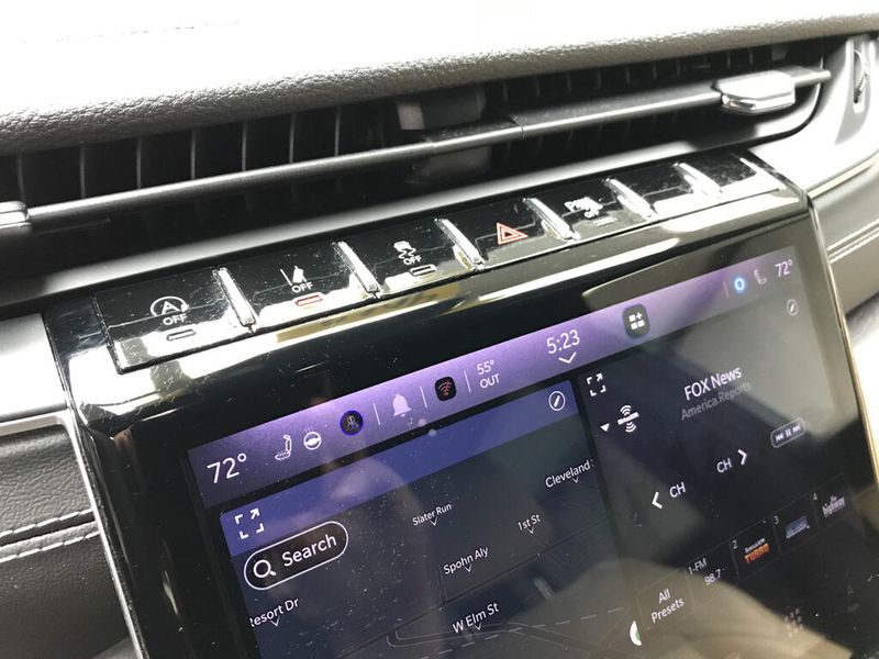 Used 2024 Jeep Grand Cherokee L LimitedImage 9