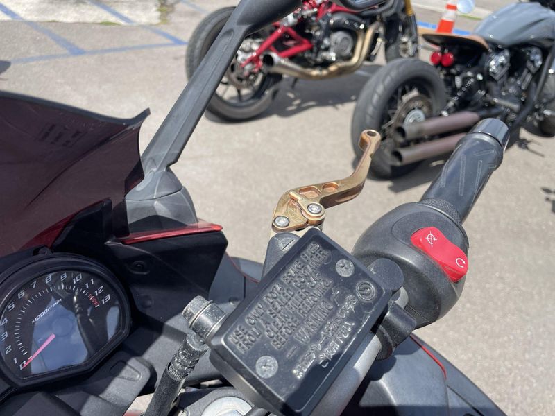 Used 2011 Yamaha FZ6R CA Image 20