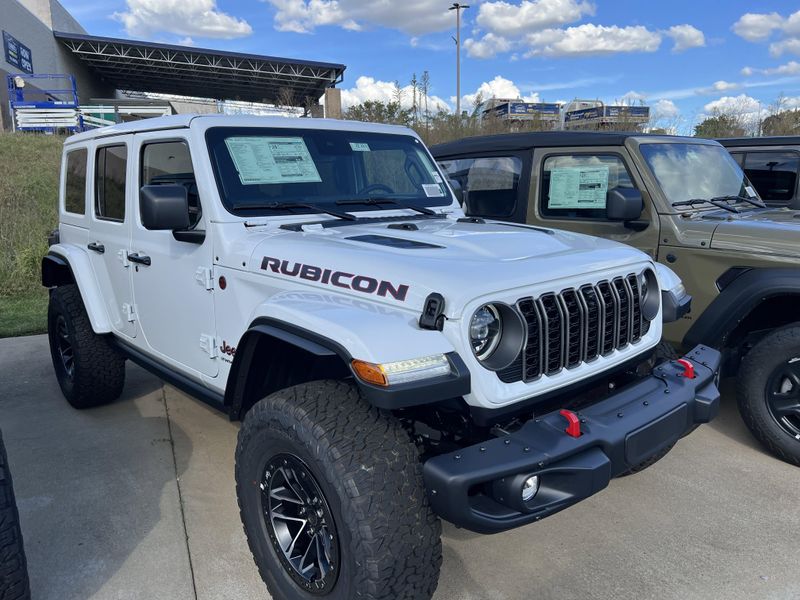 New 2025 Jeep Wrangler 4-door Rubicon XImage 3