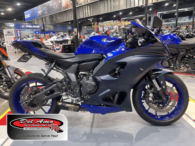 Used 2023 Yamaha YZF-R7 Image 1