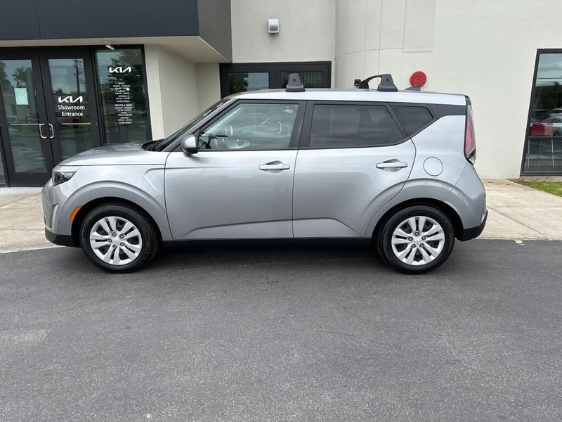 2023 Kia Soul LXImage 8
