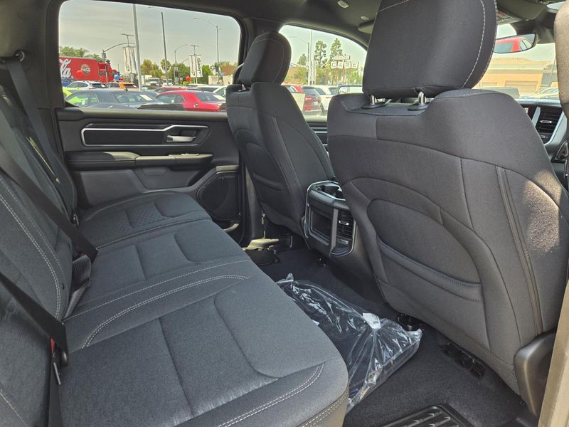 New 2026 RAM 1500 Big Horn Crew Cab 4x2 5'7' Box