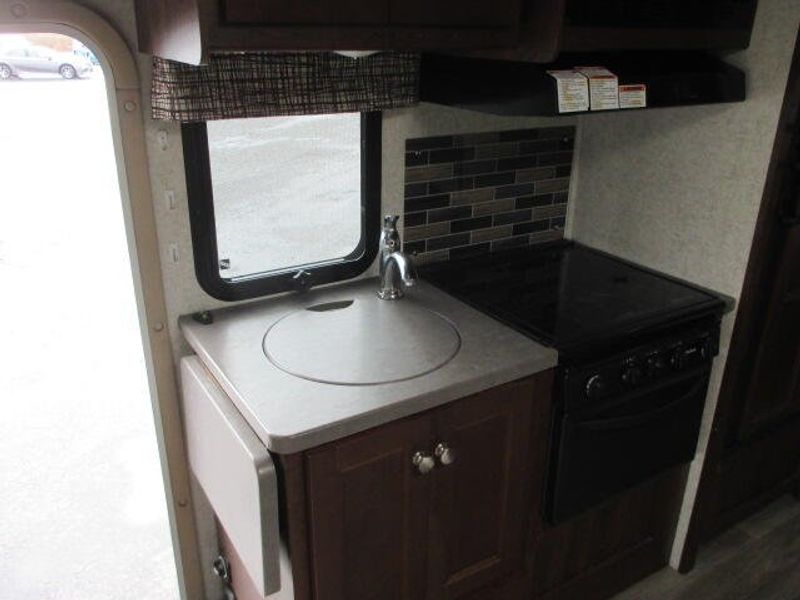 Used 2016 Mercedes-Benz Sprinter 3500 Chassis Image 18