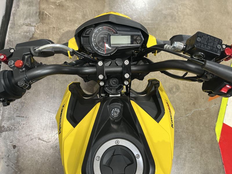 Used 2022 Kawasaki Z125 PRO Base Image 14