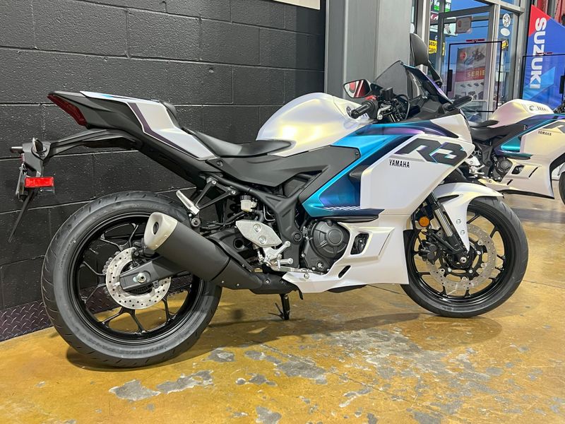 2025 Yamaha YZF-R3 ABS Image 12