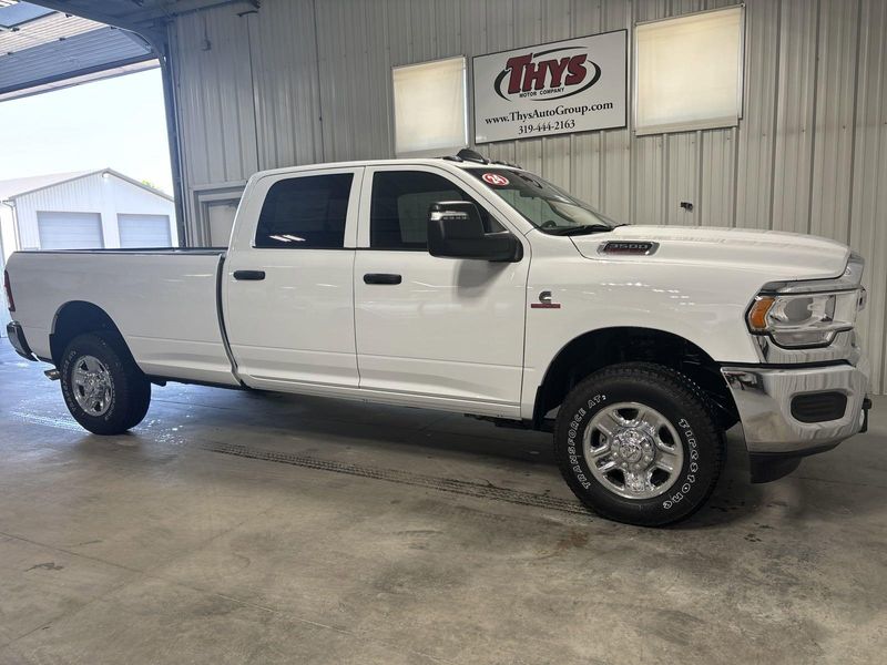 2024 RAM 3500 Tradesman Crew Cab 4x4 8