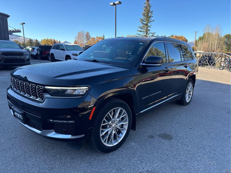 2022 Jeep Grand Cherokee L Summit photo 2